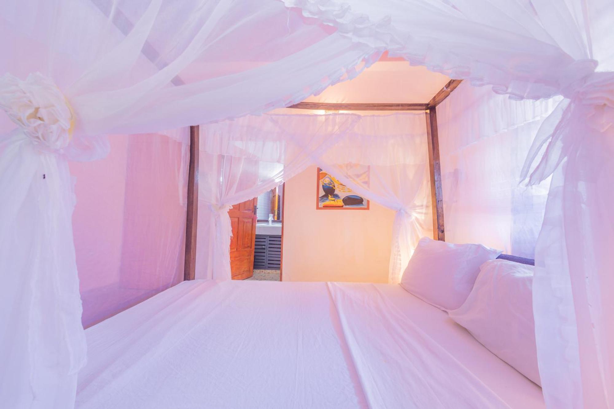 Villas Dora And Holly Diani Beach Ngoại thất bức ảnh